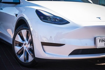 https://vehicle-cdn.autoleague.cloud/32225_81010230_2.jpg