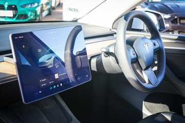 https://vehicle-cdn.autoleague.cloud/32225_81010230_21.jpg