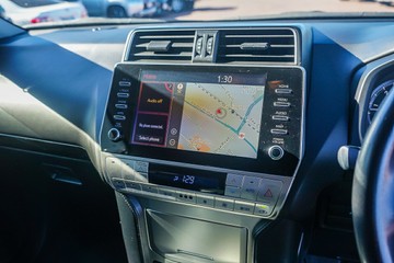 https://vehicle-cdn.autoleague.cloud/32225_81010233_17.jpg