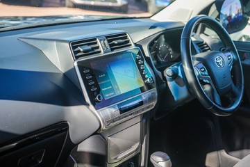https://vehicle-cdn.autoleague.cloud/32225_81010233_21.jpg