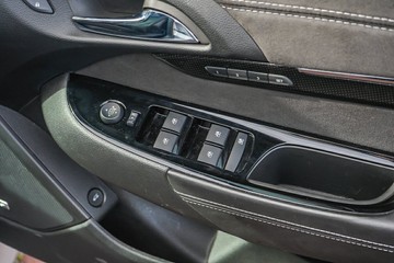 https://vehicle-cdn.autoleague.cloud/32225_81010236_12.jpg