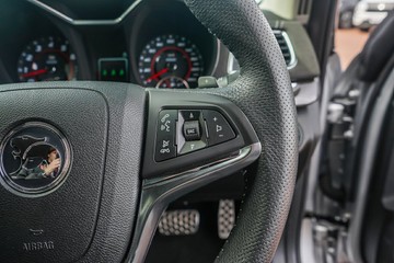 https://vehicle-cdn.autoleague.cloud/32225_81010236_14.jpg