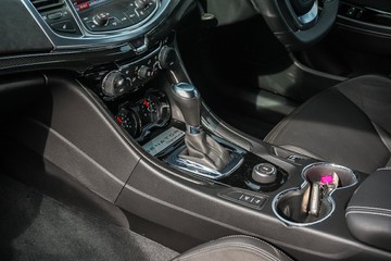 https://vehicle-cdn.autoleague.cloud/32225_81010236_22.jpg