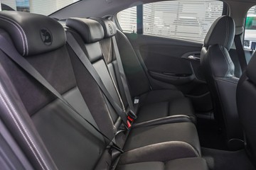 https://vehicle-cdn.autoleague.cloud/32225_81010236_9.jpg