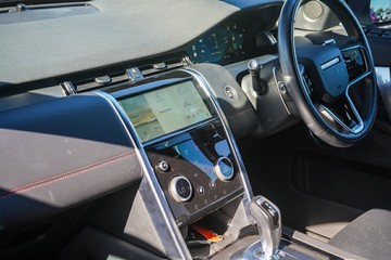 https://vehicle-cdn.autoleague.cloud/32225_81010239_21.jpg