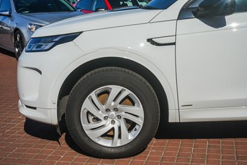 https://vehicle-cdn.autoleague.cloud/32225_81010239_5.jpg