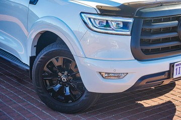 https://vehicle-cdn.autoleague.cloud/32225_81010242_2.jpg