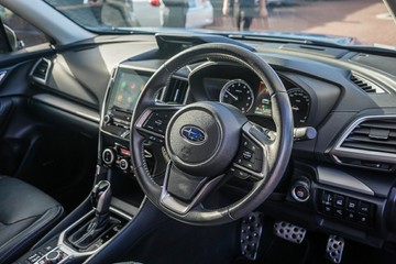 https://vehicle-cdn.autoleague.cloud/32225_81010245_13.jpg