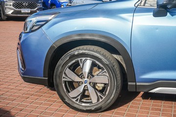 https://vehicle-cdn.autoleague.cloud/32225_81010245_5.jpg