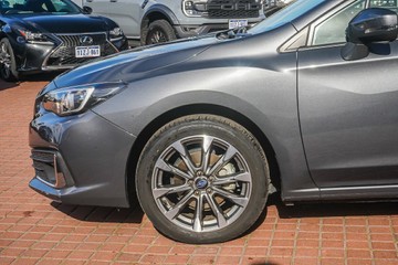 https://vehicle-cdn.autoleague.cloud/32225_81010247_5.jpg