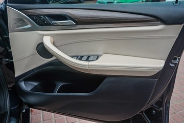 https://vehicle-cdn.autoleague.cloud/32225_81010254_11.jpg