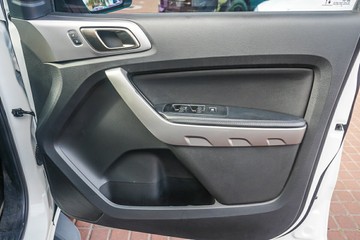 https://vehicle-cdn.autoleague.cloud/32225_81010267_11.jpg
