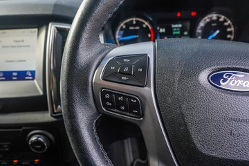 https://vehicle-cdn.autoleague.cloud/32225_81010267_15.jpg