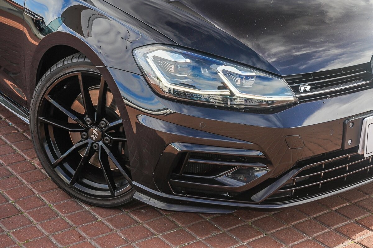 Volkswagen Golf image 2