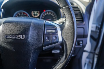 https://vehicle-cdn.autoleague.cloud/32225_81010280_18.jpg