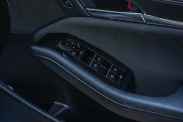 https://vehicle-cdn.autoleague.cloud/32225_81010281_12.jpg