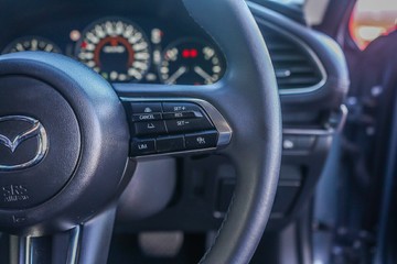 https://vehicle-cdn.autoleague.cloud/32225_81010281_14.jpg