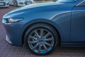 https://vehicle-cdn.autoleague.cloud/32225_81010281_5.jpg