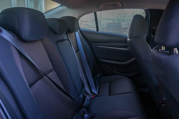 https://vehicle-cdn.autoleague.cloud/32225_81010281_9.jpg