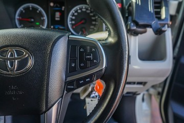https://vehicle-cdn.autoleague.cloud/32225_81010282_14.jpg