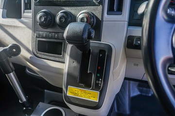 https://vehicle-cdn.autoleague.cloud/32225_81010282_18.jpg