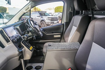 https://vehicle-cdn.autoleague.cloud/32225_81010282_24.jpg