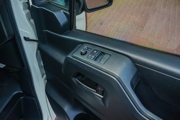https://vehicle-cdn.autoleague.cloud/32225_81010283_10.jpg