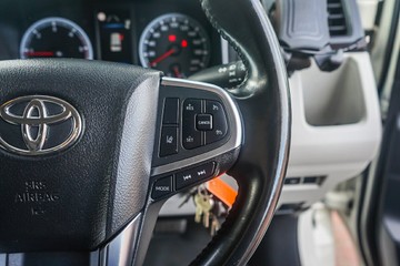 https://vehicle-cdn.autoleague.cloud/32225_81010283_12.jpg
