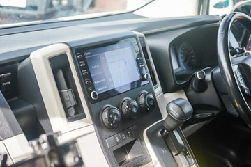 https://vehicle-cdn.autoleague.cloud/32225_81010283_18.jpg