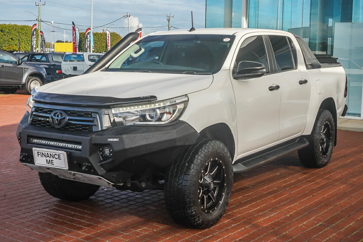 Toyota Hilux image 4