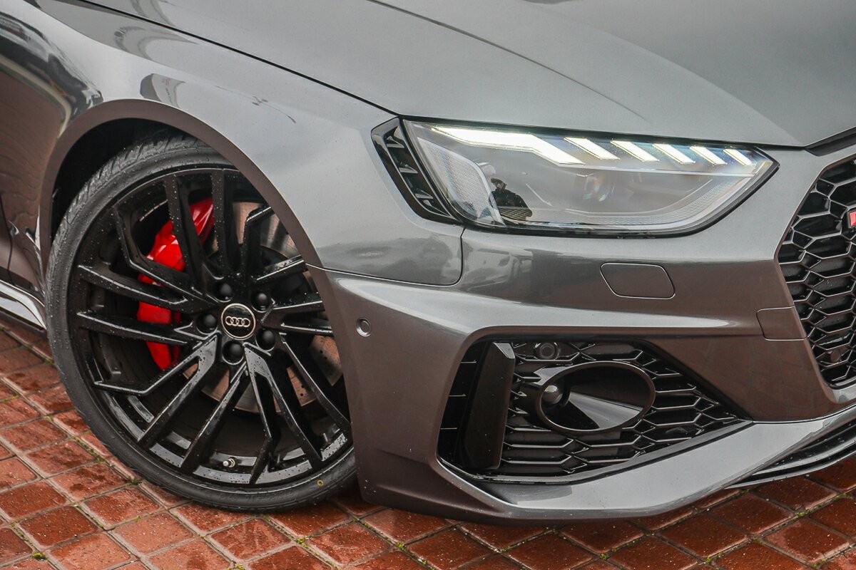 Audi Rs4 image 2