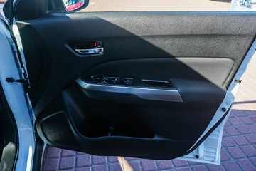 https://vehicle-cdn.autoleague.cloud/32225_81010298_11.jpg