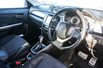 https://vehicle-cdn.autoleague.cloud/32225_81010298_13.jpg