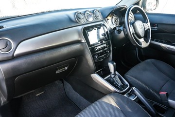 https://vehicle-cdn.autoleague.cloud/32225_81010298_20.jpg