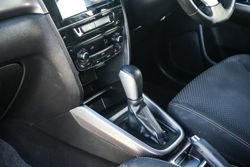 https://vehicle-cdn.autoleague.cloud/32225_81010298_22.jpg