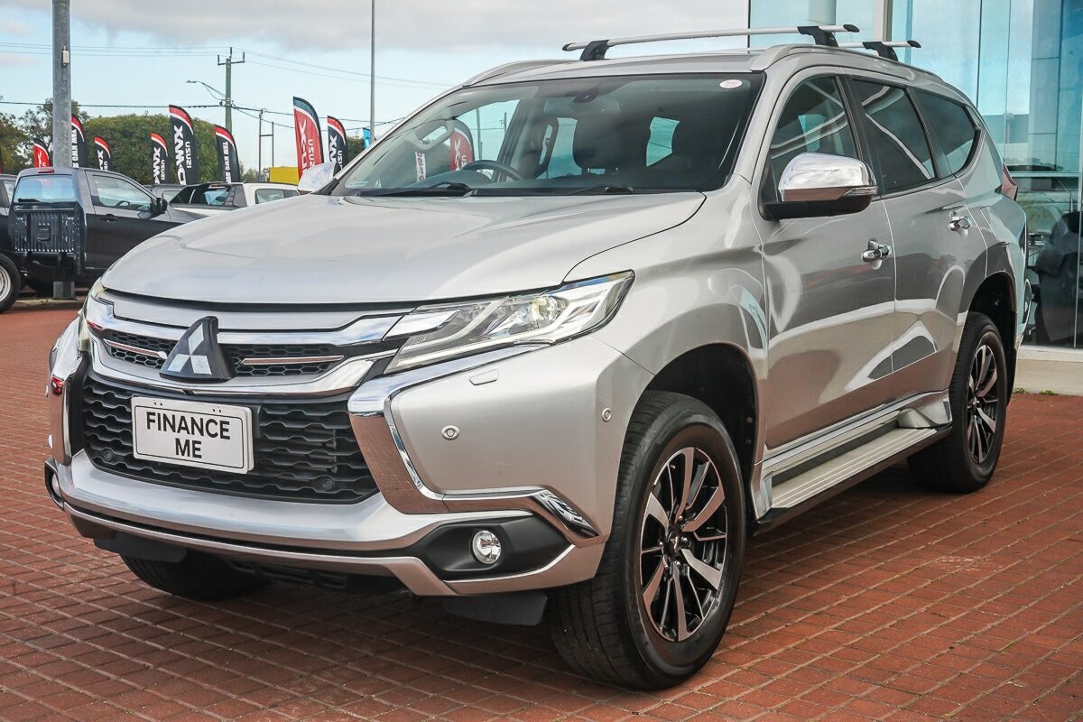 Mitsubishi Pajero Sport image 4