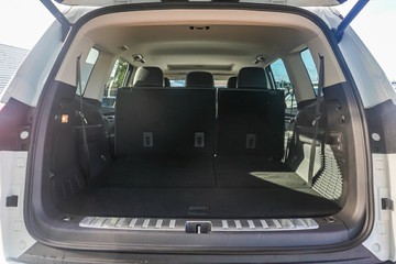 https://vehicle-cdn.autoleague.cloud/32225_81010324_19.jpg