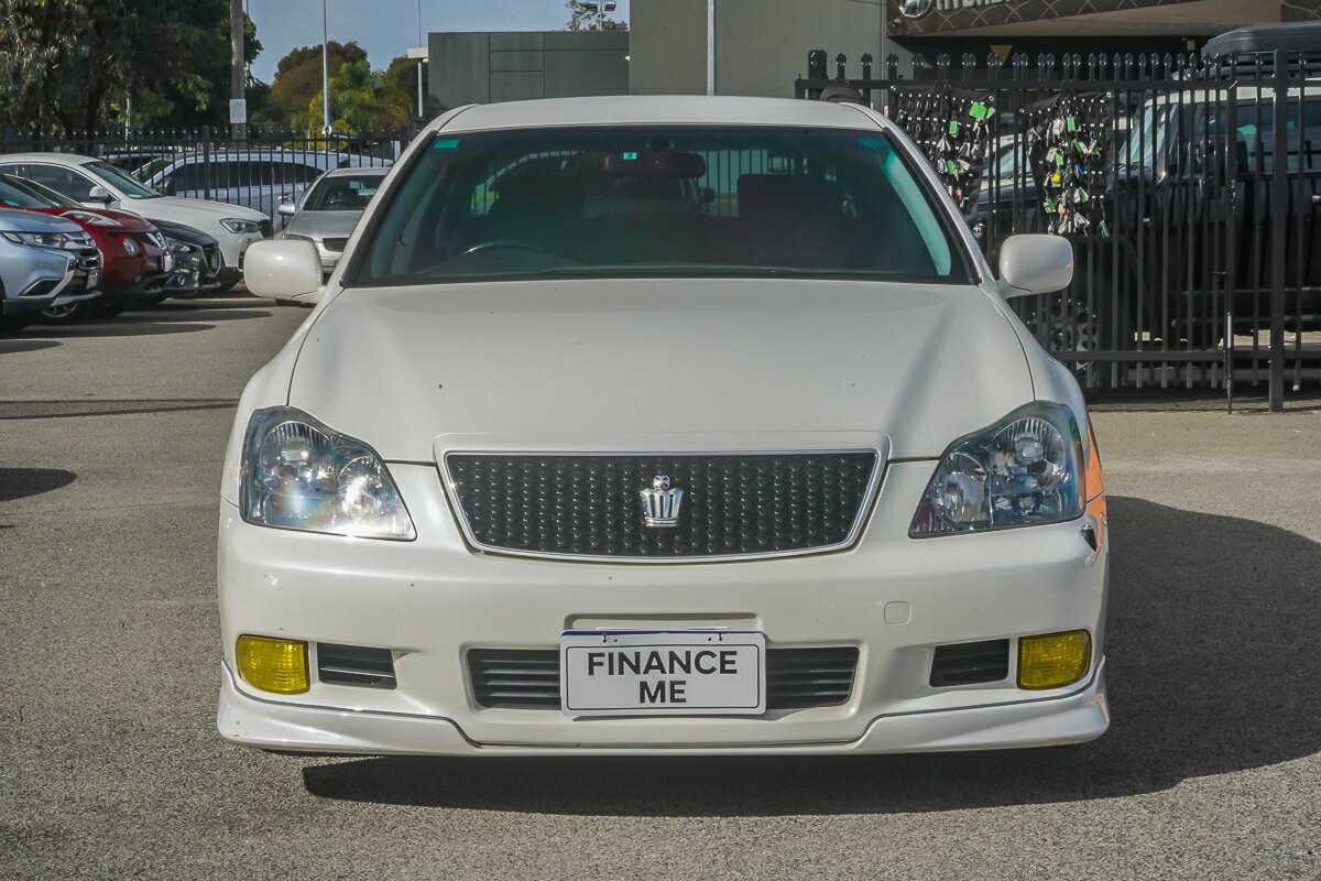 Toyota Crown image 3