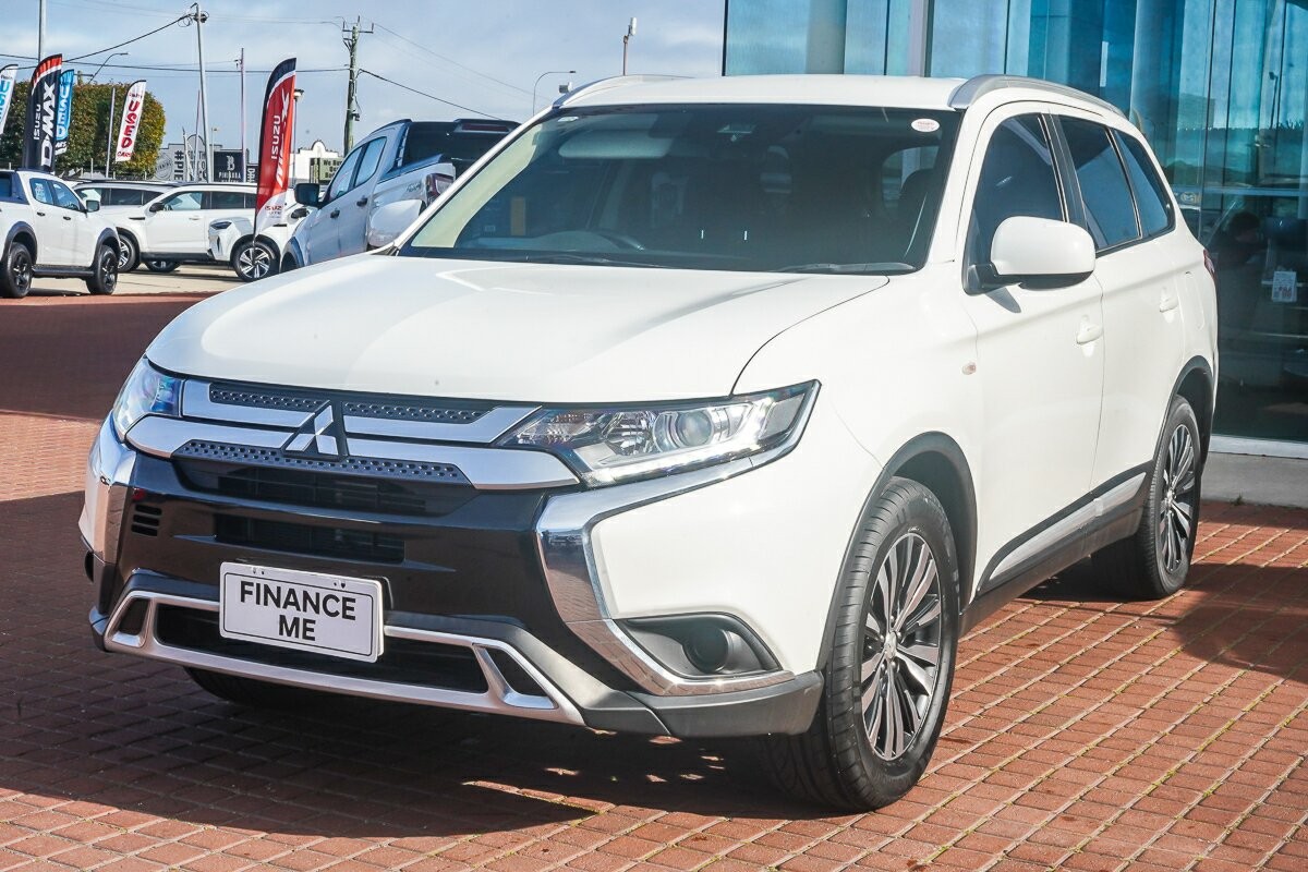 Mitsubishi Outlander image 4