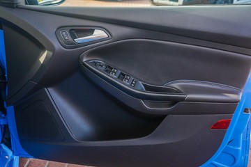https://vehicle-cdn.autoleague.cloud/32225_81010331_11.jpg