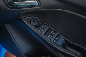 https://vehicle-cdn.autoleague.cloud/32225_81010331_12.jpg