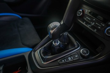 https://vehicle-cdn.autoleague.cloud/32225_81010331_18.jpg