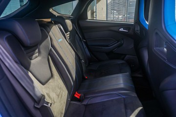https://vehicle-cdn.autoleague.cloud/32225_81010331_9.jpg