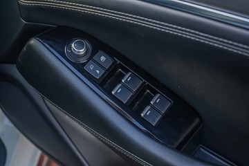 https://vehicle-cdn.autoleague.cloud/32225_81010338_12.jpg
