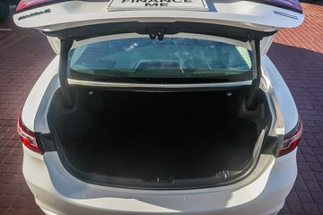 https://vehicle-cdn.autoleague.cloud/32225_81010338_19.jpg