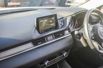 https://vehicle-cdn.autoleague.cloud/32225_81010338_21.jpg