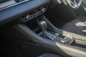 https://vehicle-cdn.autoleague.cloud/32225_81010338_22.jpg