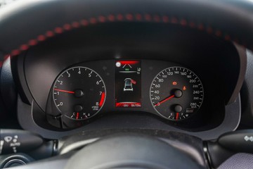https://vehicle-cdn.autoleague.cloud/32225_81010347_15.jpg