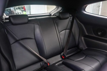 https://vehicle-cdn.autoleague.cloud/32225_81010347_9.jpg