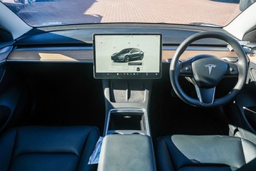 https://vehicle-cdn.autoleague.cloud/32225_81010348_10.jpg